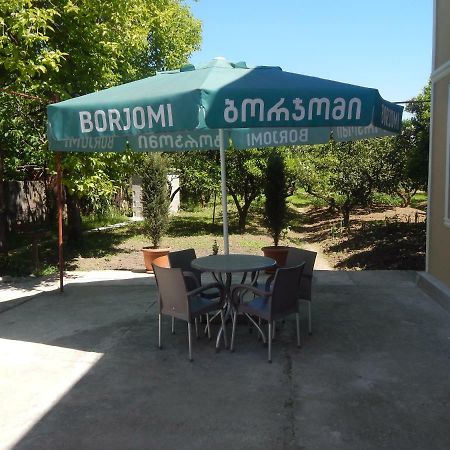Guest House On Angisa Batumi Luaran gambar