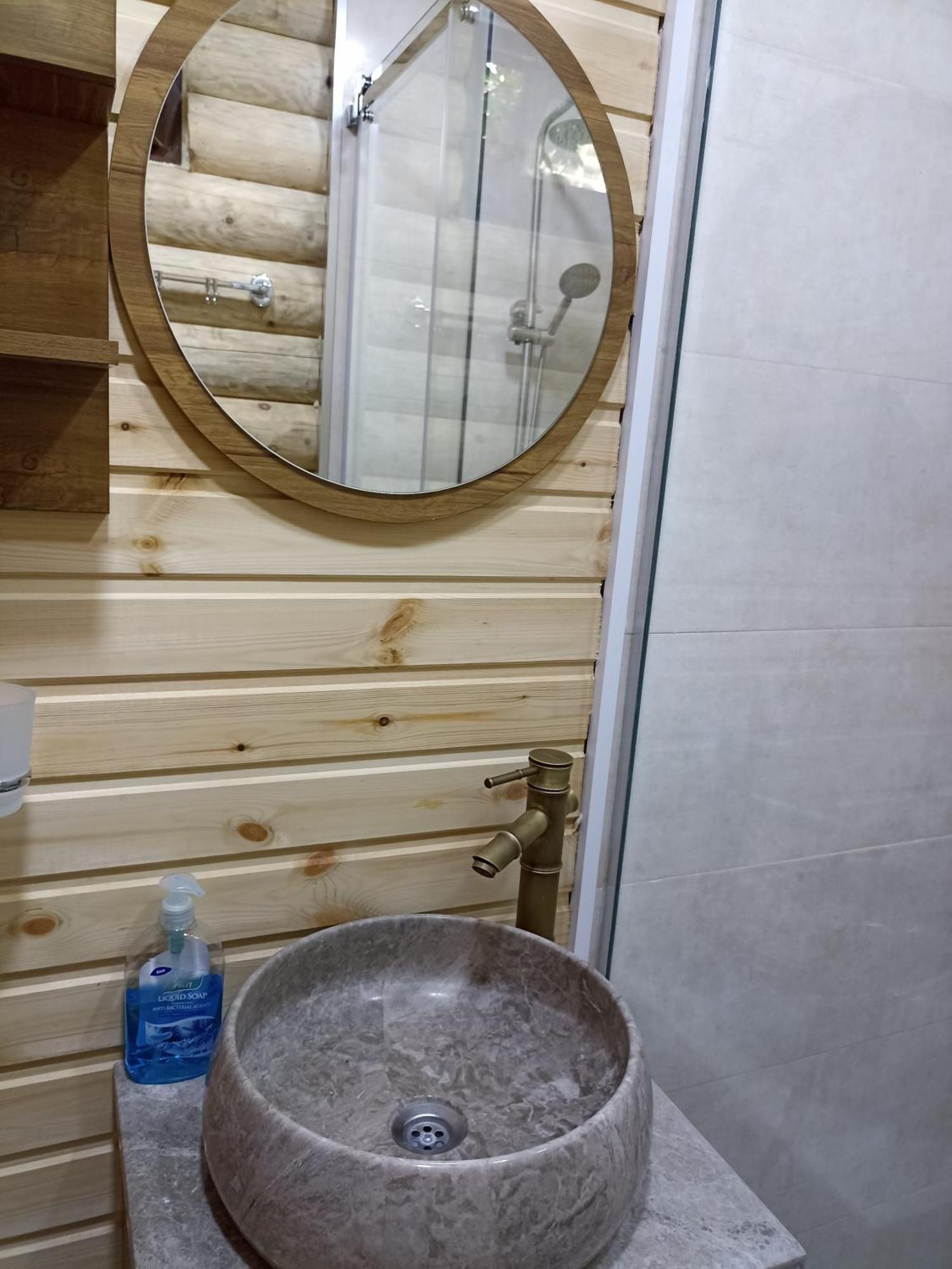 Guest House On Angisa Batumi Bilik gambar
