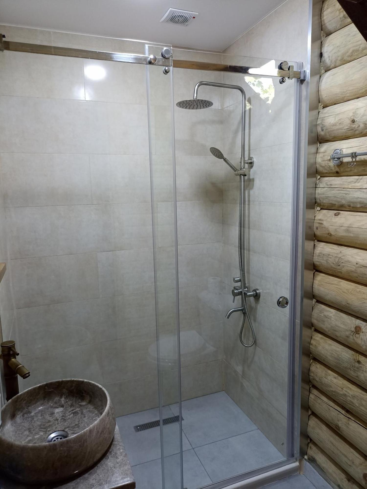 Guest House On Angisa Batumi Bilik gambar