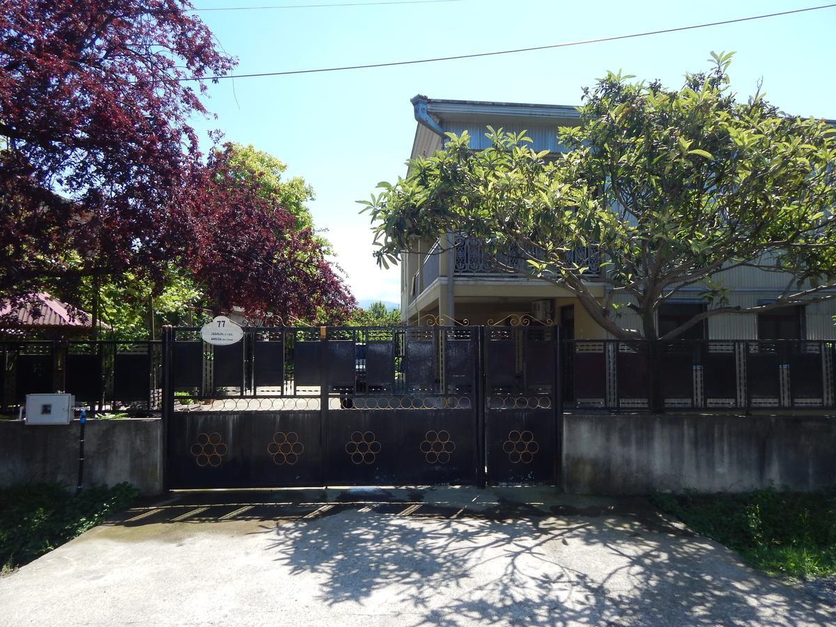Guest House On Angisa Batumi Luaran gambar