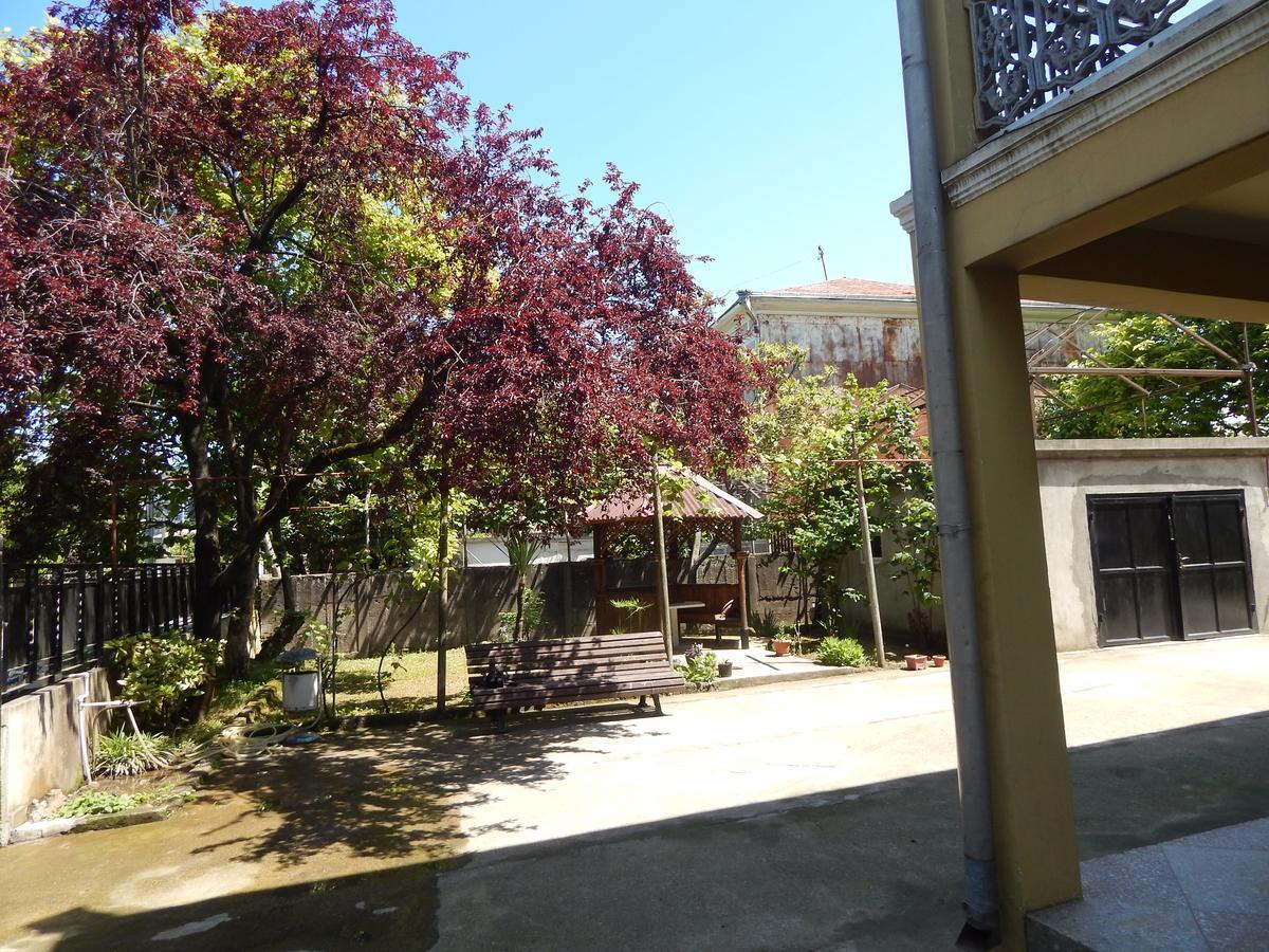 Guest House On Angisa Batumi Luaran gambar
