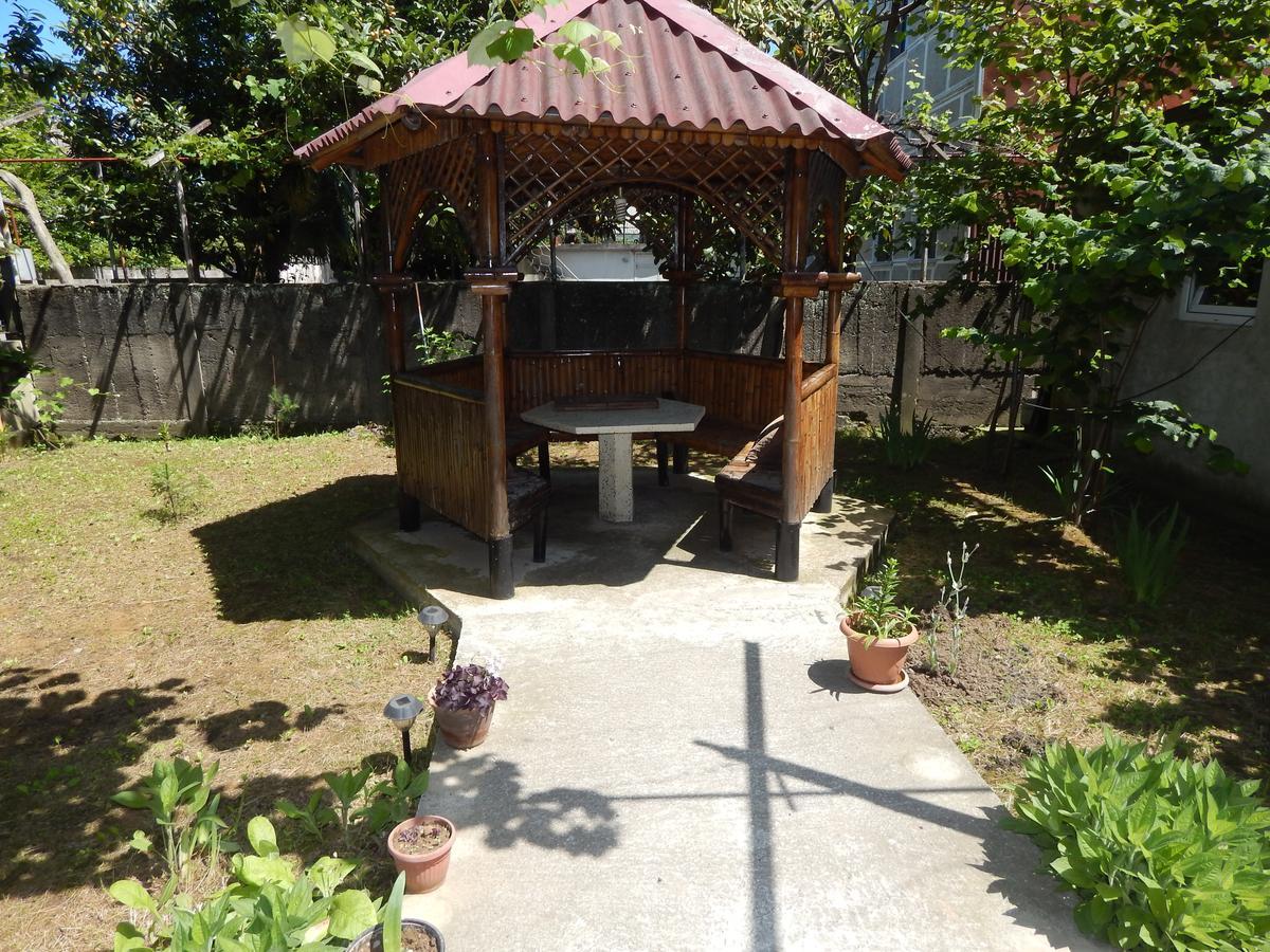 Guest House On Angisa Batumi Luaran gambar