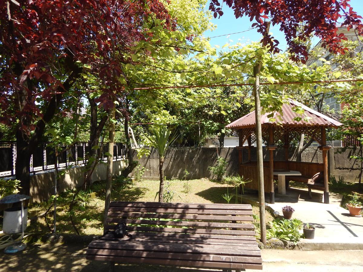 Guest House On Angisa Batumi Luaran gambar